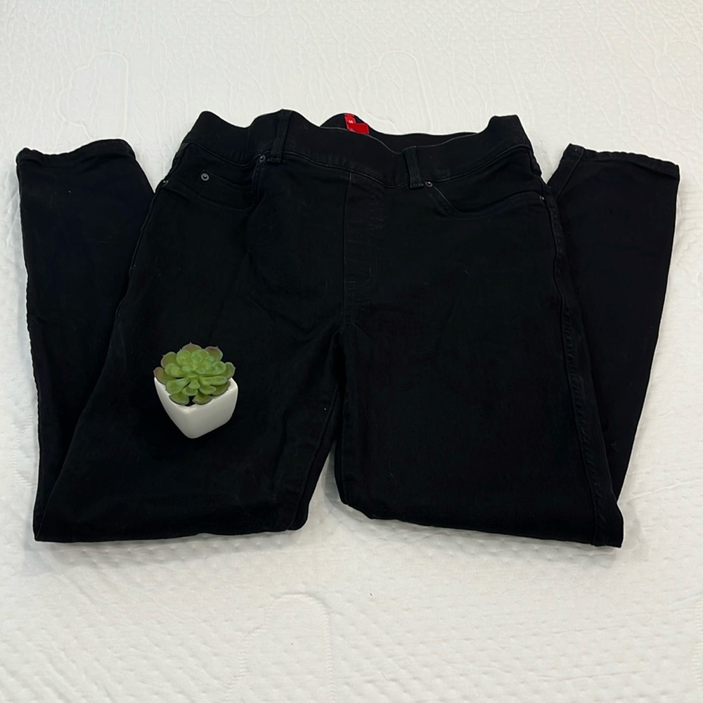 SPANX black ankle skinny jeans size large. Excellent condition.